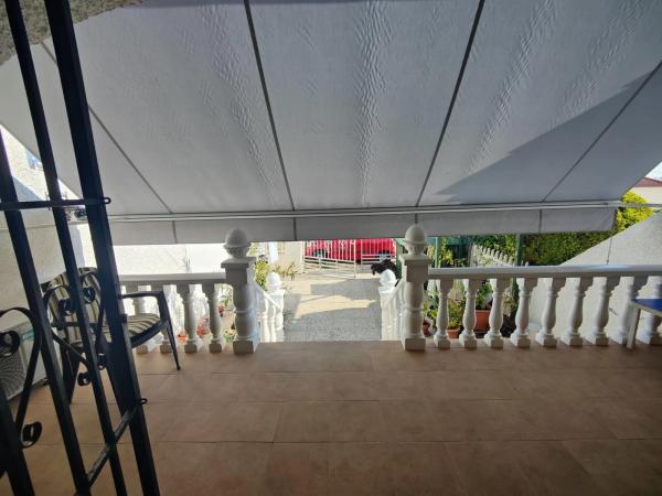 Chalet pareado en plaza de Las Costas