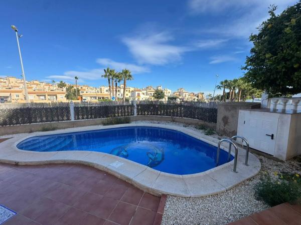 Casa independiente en calle Filipinas, 8