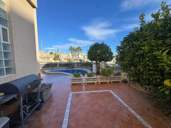 Casa independiente en calle Filipinas, 8