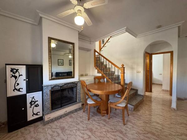 Casa independiente en calle Filipinas, 8