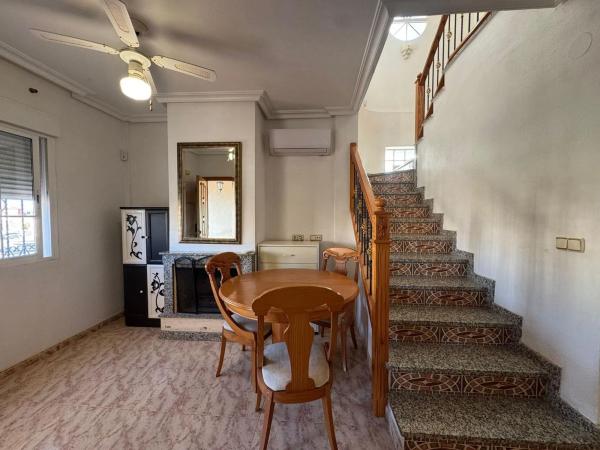 Casa independiente en calle Filipinas, 8