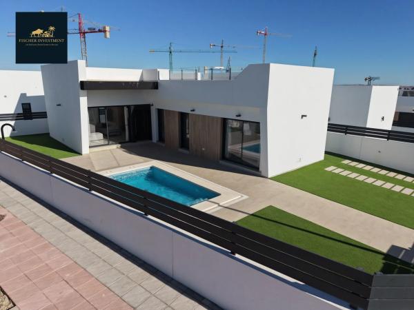 Casa independiente en calle Bach