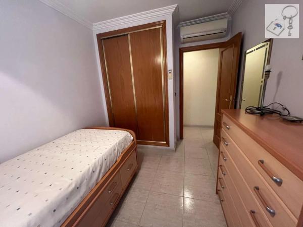 Piso en calle Campoamor, 50