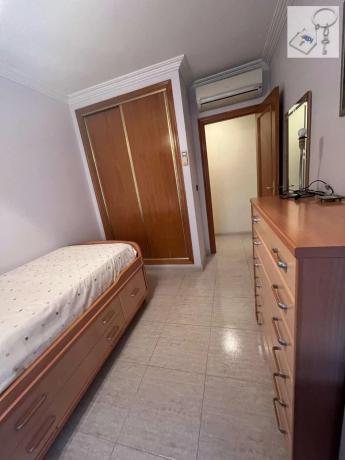 Piso en calle Campoamor, 50