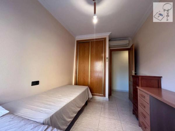 Piso en calle Campoamor, 50