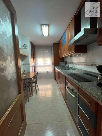 Piso en calle Campoamor, 50