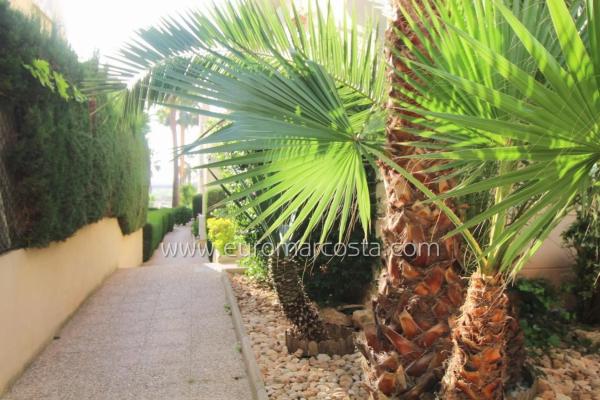 Piso en avenida del Pacífico, 74