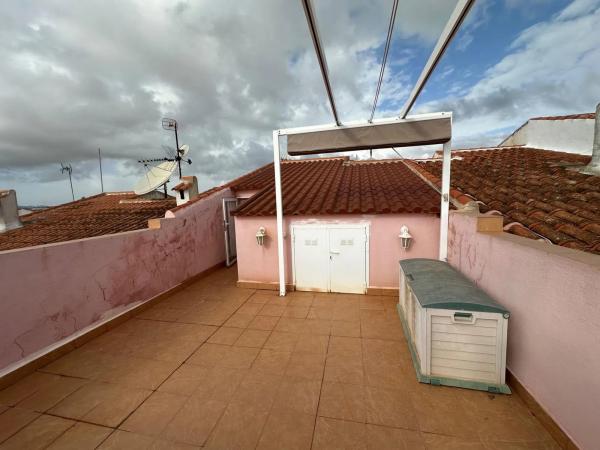 Chalet adosado en avenida Adradas