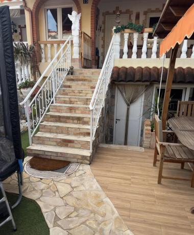 Chalet adosado en avenida de las Urracas, 130