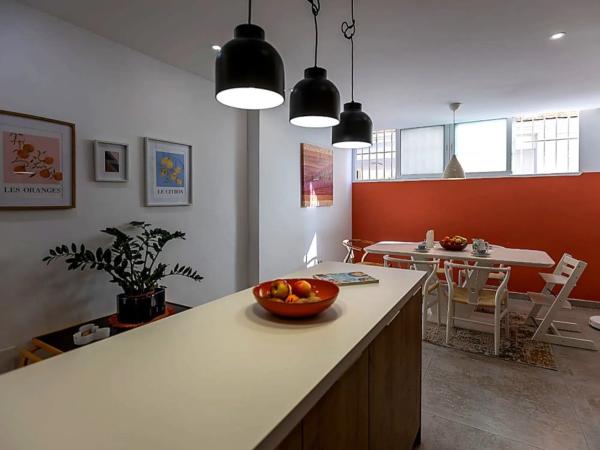 Chalet adosado en calle Joven Pura, 70