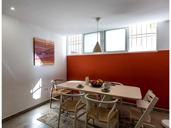 Chalet adosado en calle Joven Pura, 70