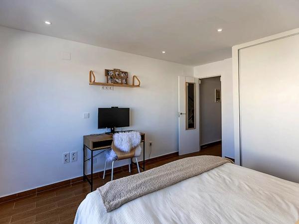 Chalet adosado en calle Joven Pura, 70