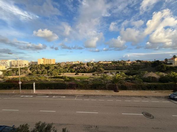 Piso en avenida Corinto