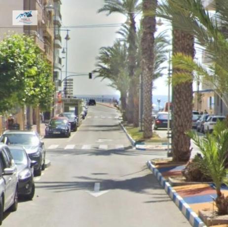 Piso en avenida de las Habaneras