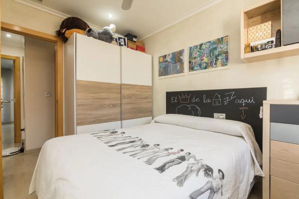 Chalet adosado en paseo d'Atzavares, 14