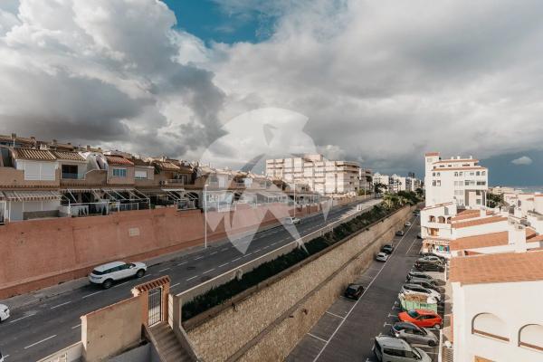 Piso en avenida Costa Blanca