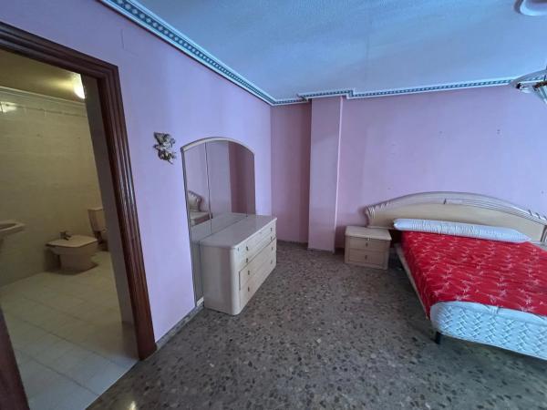 Piso en calle Reina Victoria, 128