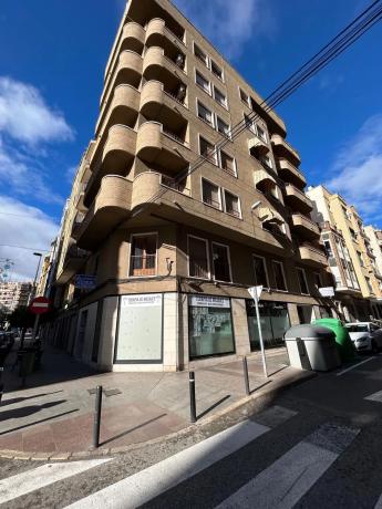 Piso en calle Reina Victoria, 128