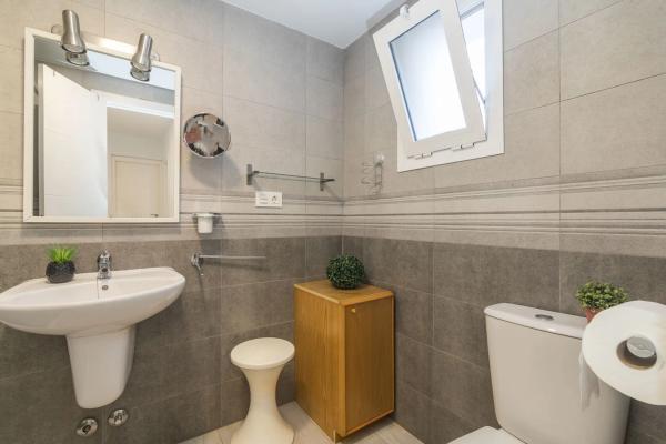 Chalet adosado en calle de Creta, 74