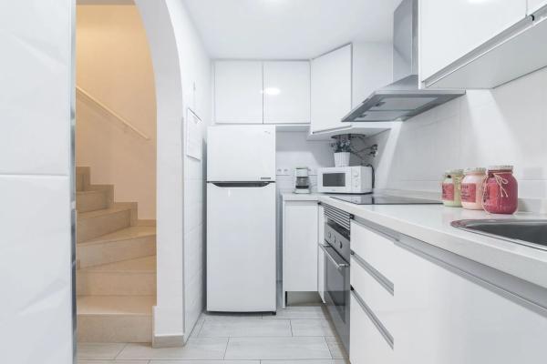 Chalet adosado en calle de Creta, 74