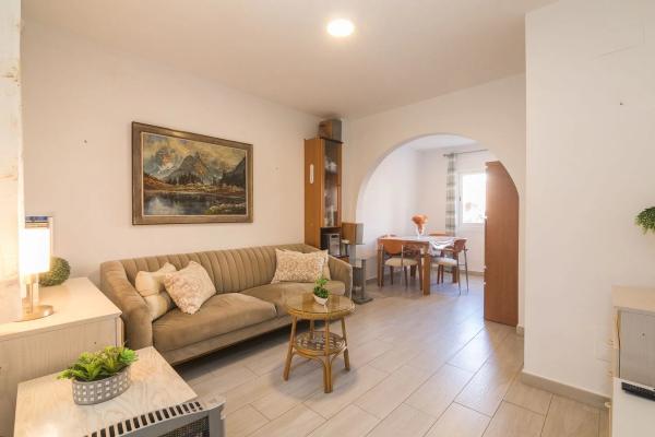 Chalet adosado en calle de Creta, 74