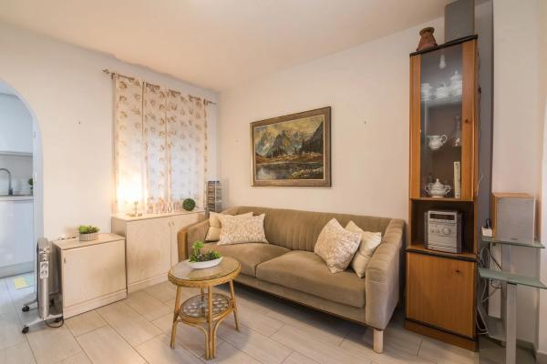 Chalet adosado en calle de Creta, 74