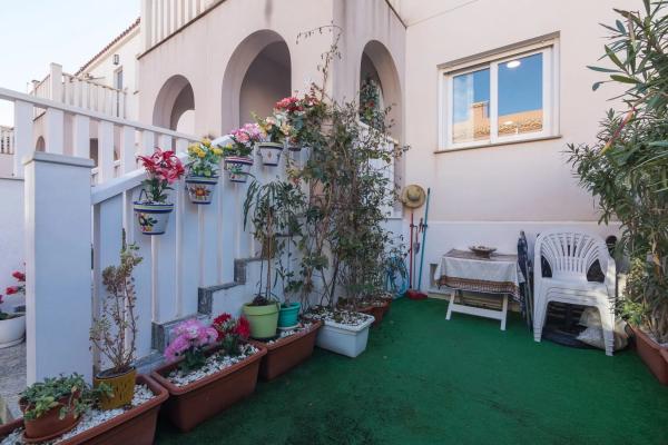 Chalet adosado en calle de Creta, 74