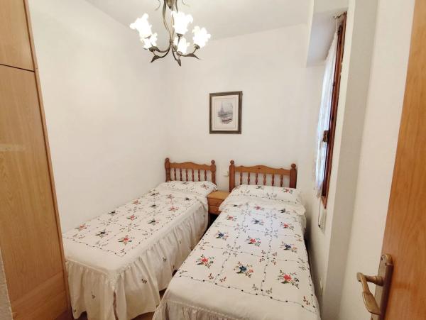 Chalet pareado en calle Ensayo General, 1