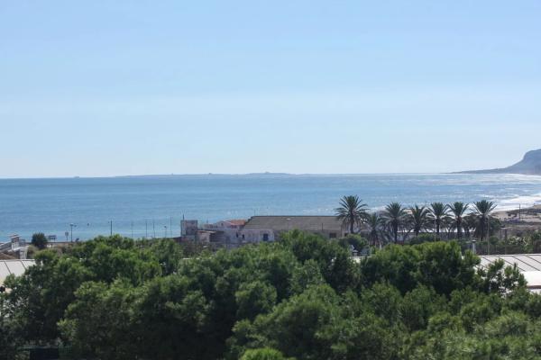 Piso en calle Antoñita Moreno s/n