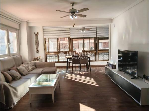 Piso en calle Sacerdote Isidro Albert