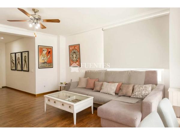 Piso en calle Sacerdote Isidro Albert