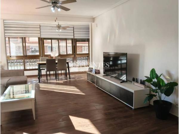 Piso en calle Sacerdote Isidro Albert