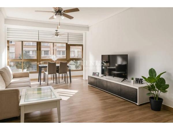 Piso en calle Sacerdote Isidro Albert