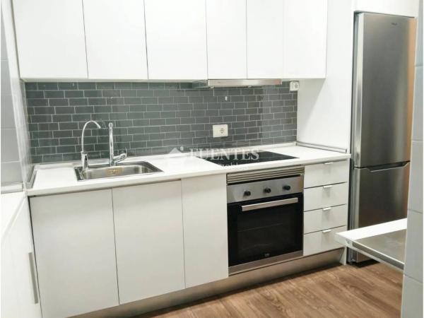 Piso en calle Sacerdote Isidro Albert