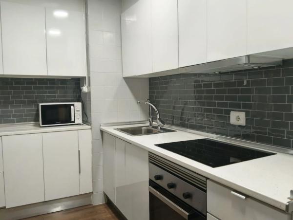 Piso en calle Sacerdote Isidro Albert, 4