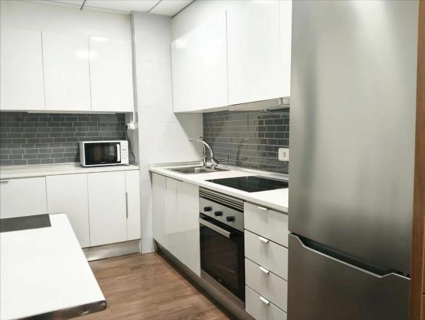 Piso en calle Sacerdote Isidro Albert, 4