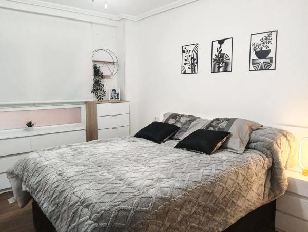 Piso en calle Sacerdote Isidro Albert, 4