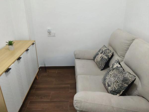 Piso en calle Sacerdote Isidro Albert, 4