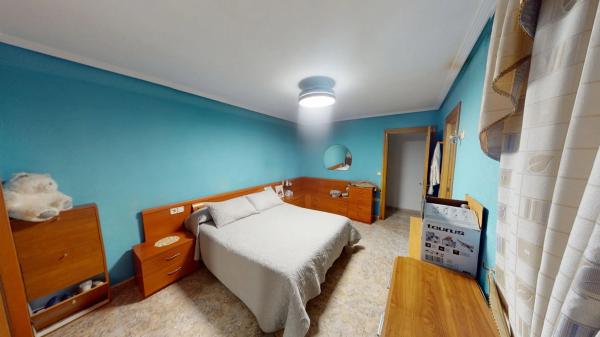 Piso en calle Montero Ríos