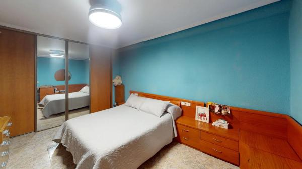 Piso en calle Montero Ríos