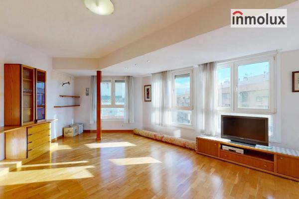 Piso en avenida Benito Perez Galdos, 64