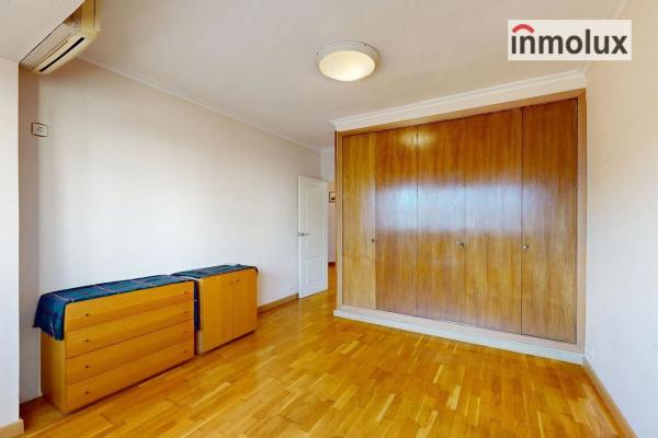 Piso en avenida Benito Perez Galdos, 64