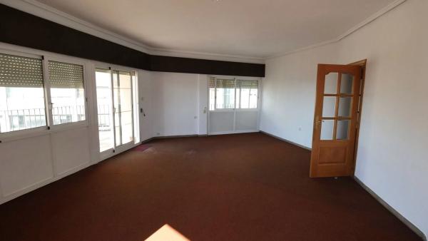 Ático en rambla de Méndez Núñez