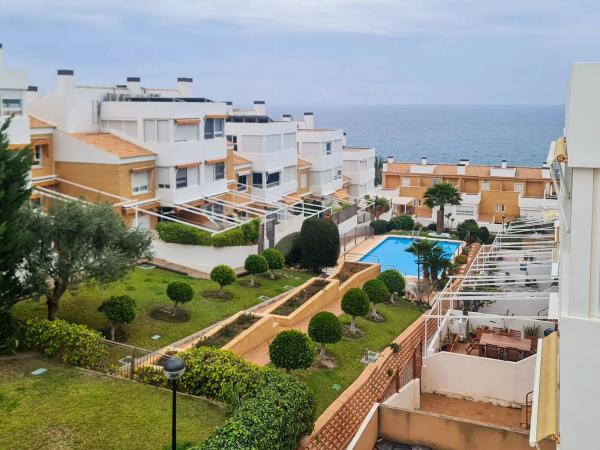 Chalet adosado en calle Océano