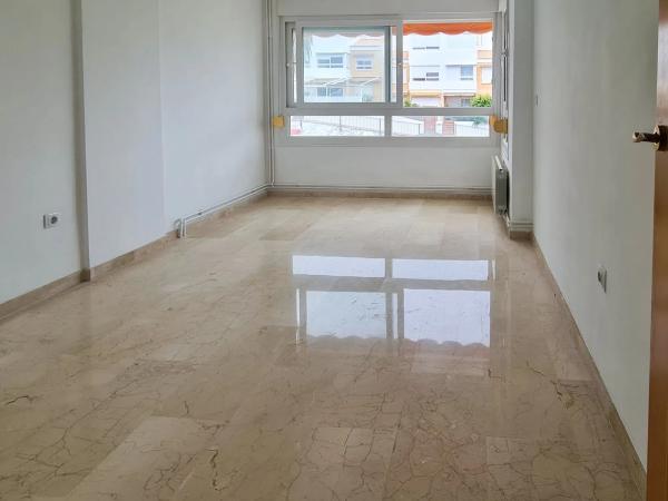 Chalet adosado en calle Océano