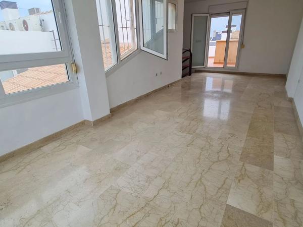 Chalet adosado en calle Océano