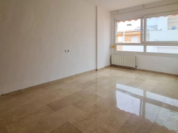 Chalet adosado en calle Océano