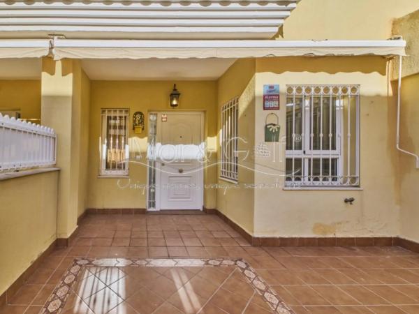 Chalet adosado en avenida Pintor Fernando Soria