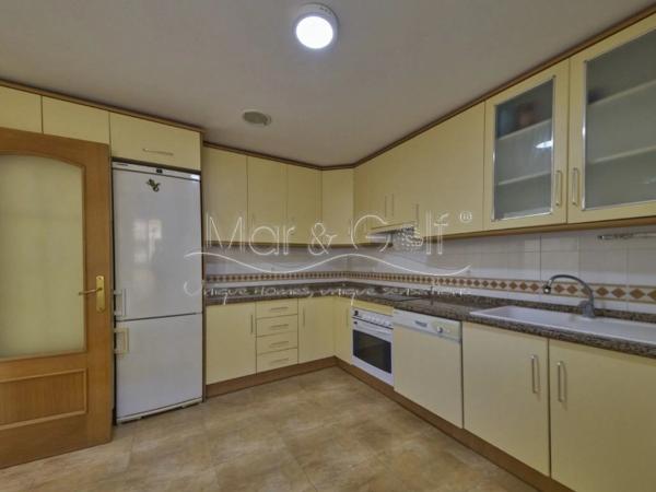 Chalet adosado en avenida Pintor Fernando Soria