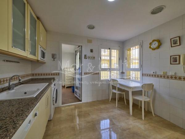 Chalet adosado en avenida Pintor Fernando Soria